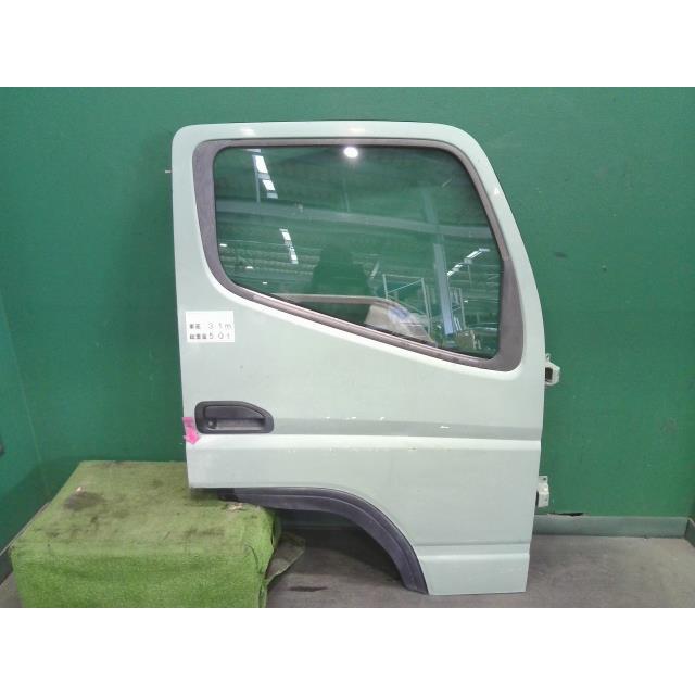 中古 キャンター BKG-FE70BS 右FドアASSY 4M42T M535 MK714068